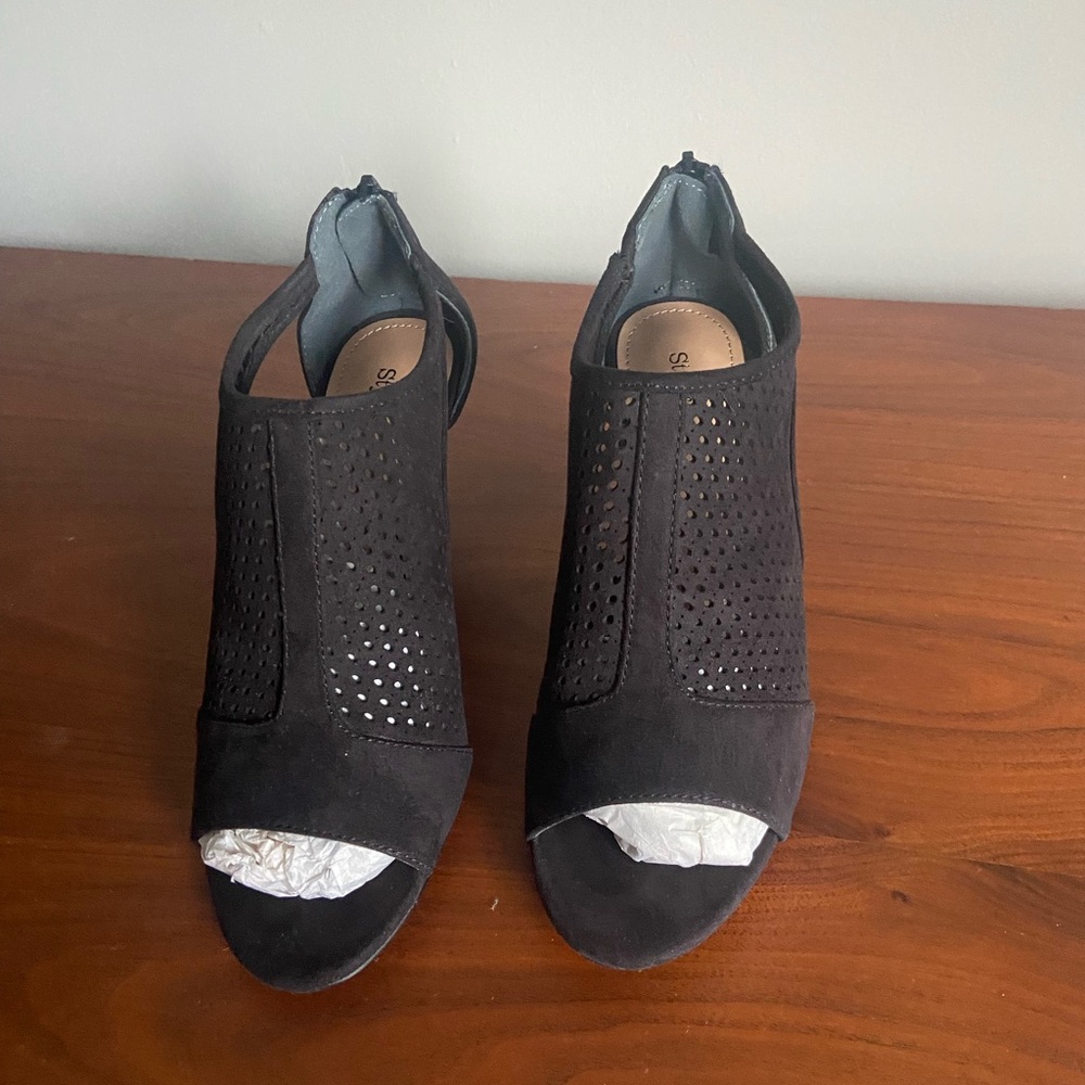 Black Open Toe Heels - image 2